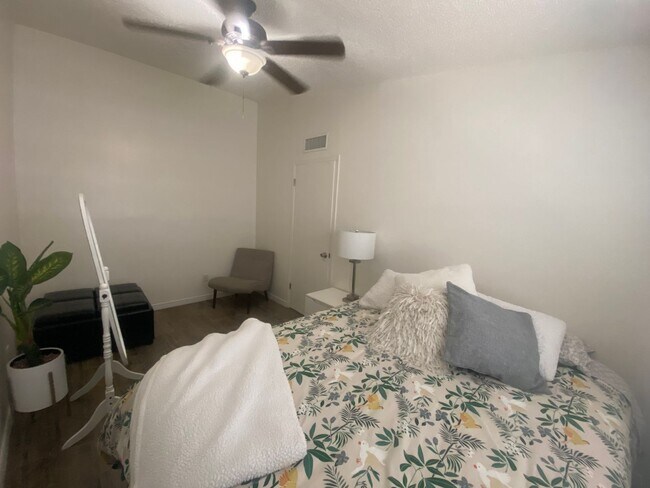 Foto del edificio - Lower valley duplex for rent