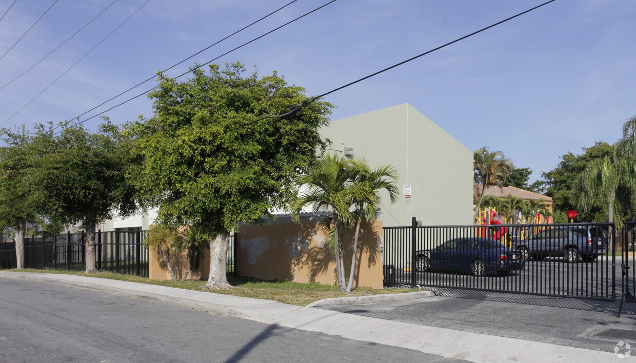 Foto del edificio - 905 22nd St