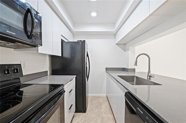 Building Photo - 10001 W Atlantic Blvd