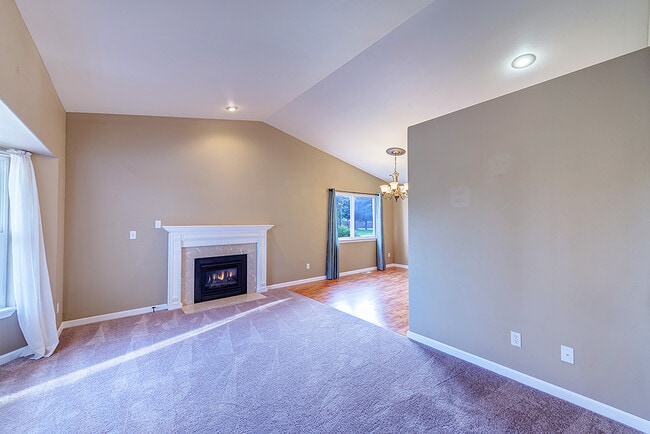 Foto del edificio - Monroe Two-Story Three Bed, 2.5 Bath