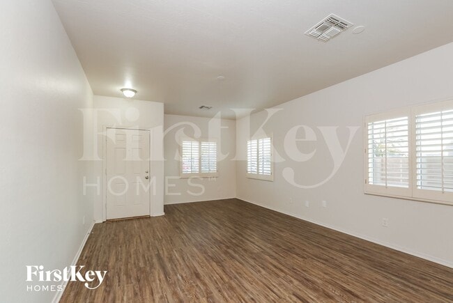 Foto del edificio - 15457 W Port Au Prince Ln