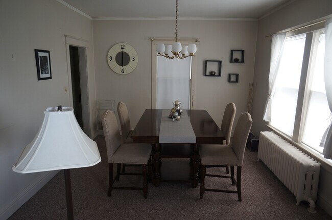 Foto del edificio - AVAILABLE JUNE - Traditional 4 Bed 2 Bath ...