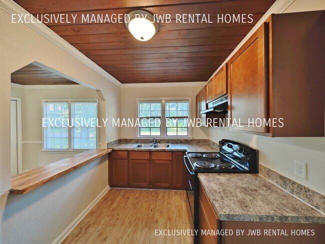 Building Photo - 2814 Davell Rd