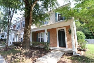 Building Photo - 600 Walnut Woods Dr