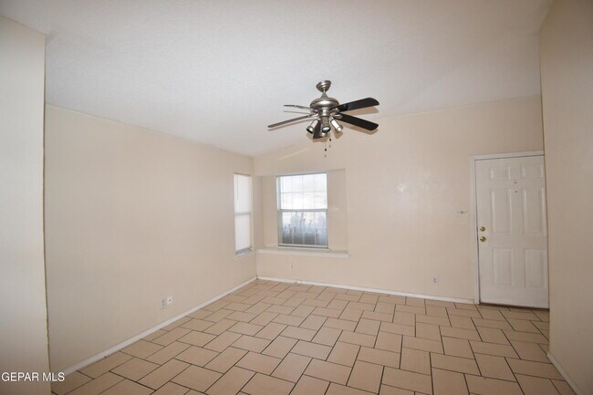 Building Photo - 9597 Martinique Dr