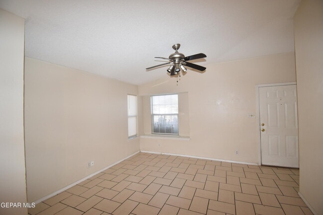 Foto del edificio - 9597 Martinique Dr