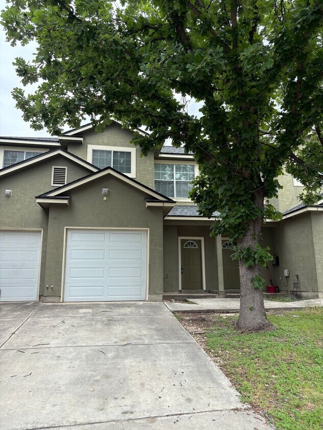 Primary Photo - Newly Renovated Town-home- Northwest San A...