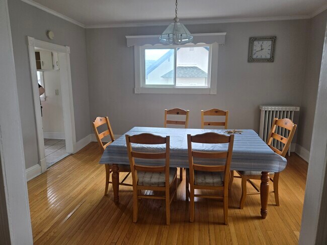 Comedor - 1702 Penn Ave