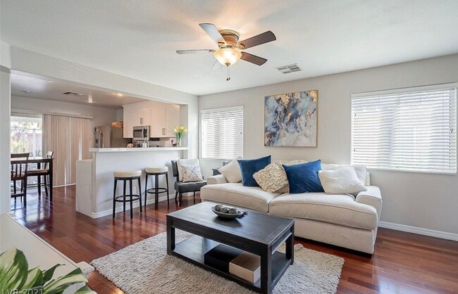 Foto del edificio - 10240 Falling Needle Ave