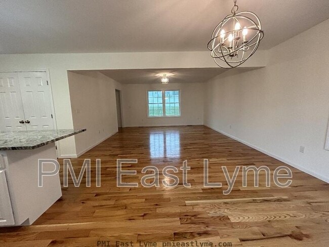 Building Photo - 23 Quakertown Mdws