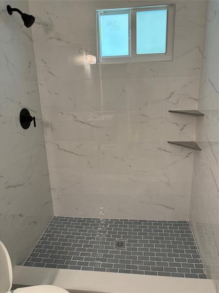 Foto del edificio - 1443 NE 56th St