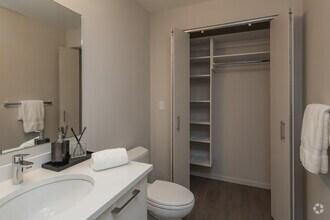 Building Photo - Residences at 8 East Huron