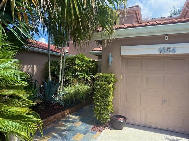 Building Photo - 1654 SW 109th Terrace