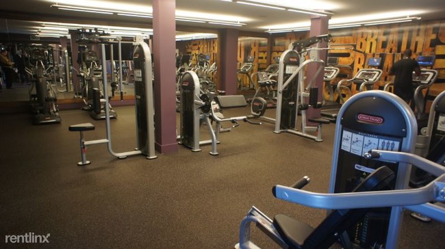 Building Photo - 300 Sheraton Plaza Dr