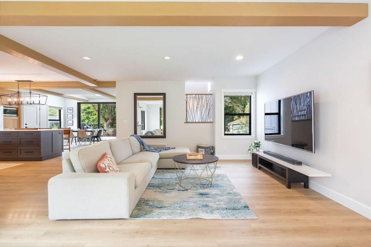 Foto principal - 9047 51st Ave NE
