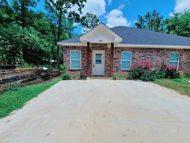 Foto del edificio - 429 Brentwood Dr