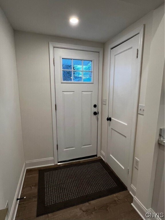 Building Photo - 8876 Maple Dr