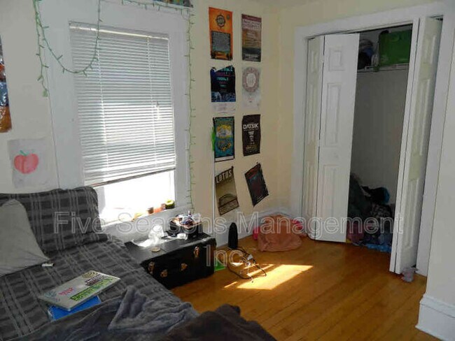 Photo - 70-74 Adams St - 72 Apartment