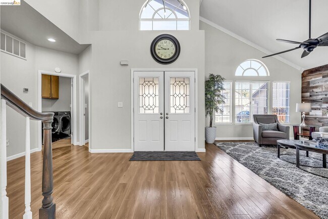 Foto del edificio - 2435 Pinehurst Ct