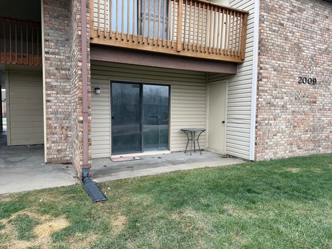 Building Photo - 2009 Waterfront Dr N