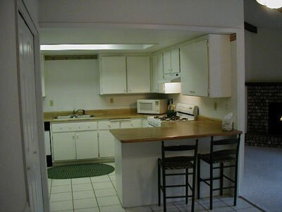 Foto del edificio - Beautiful Lakewood Village Condo