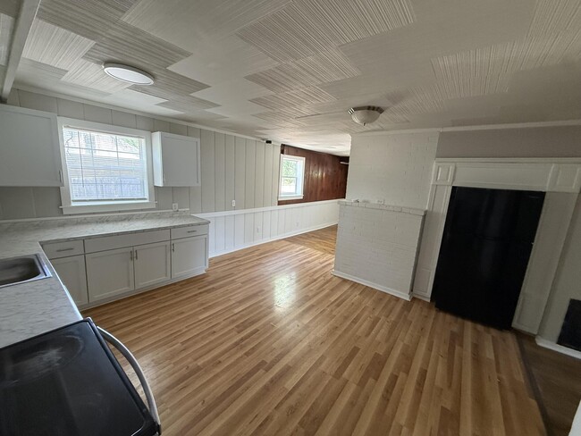 Foto del edificio - 2360 Liberty Rd