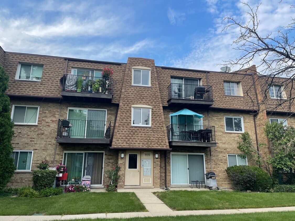 9436 Bay Colony Dr Unit 1E, Des Plaines, IL 60016 Condo for Rent in