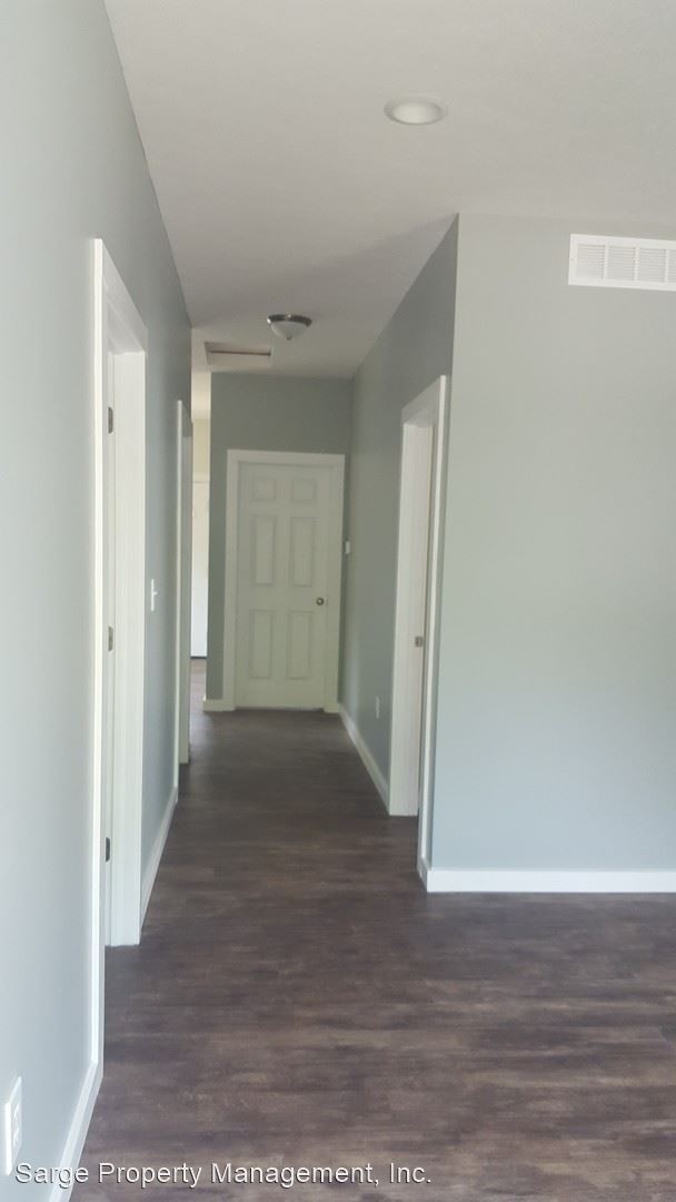 Foto del edificio - 4 br, 3.5 bath House - 1201 N Lincoln St