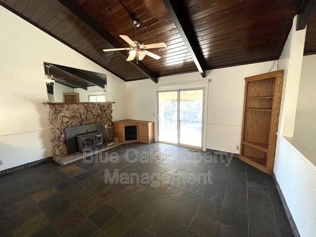 Foto del edificio - 930 St Clair Dr