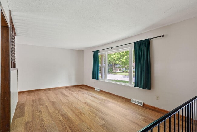 Foto del edificio - 1305 Jake Ln