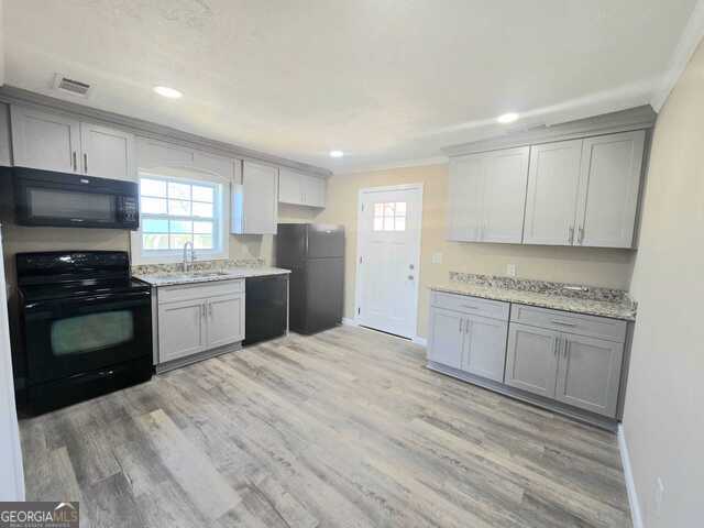 Building Photo - 305 Kingtown St
