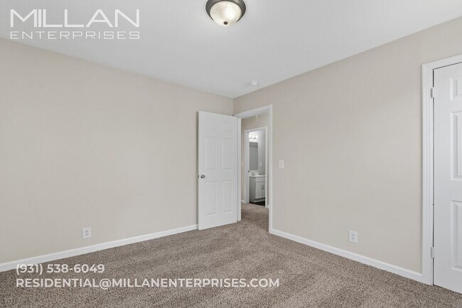 Building Photo - Charming 2-Bedroom Home on Quiet Valley View Circle - Enjoy Your First Month FREE with a 13-Month...