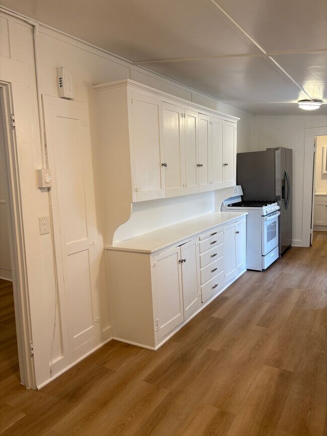 Foto del edificio - Studio Located Downtown Ventura, Close to ...