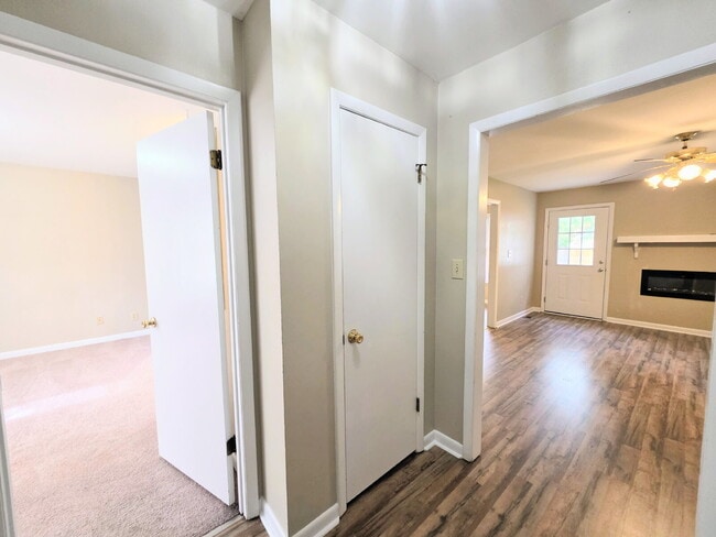 Building Photo - 1179 Butterwood Cir