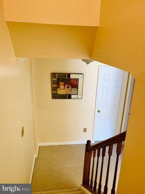 Building Photo - 15483 Cliffview Dr