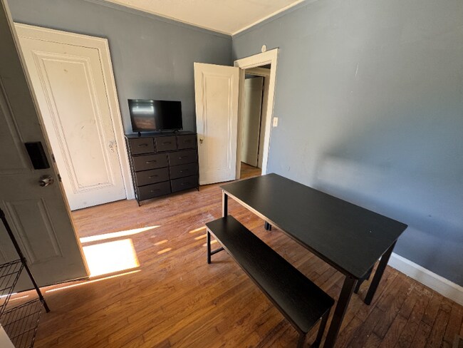 Foto del edificio - 3625 Bedford St