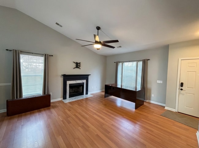 Building Photo - 455 S Piazza Ct