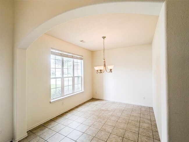 Foto del edificio - 6223 Summerfield Glade Ln