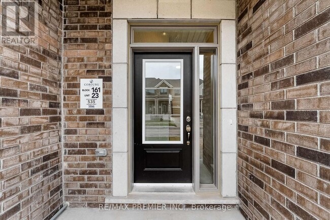 Building Photo - 535 Worden St