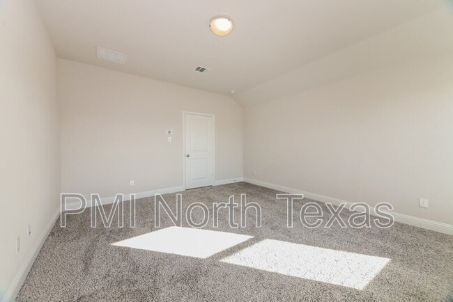 Building Photo - 515 Parrino pkwy