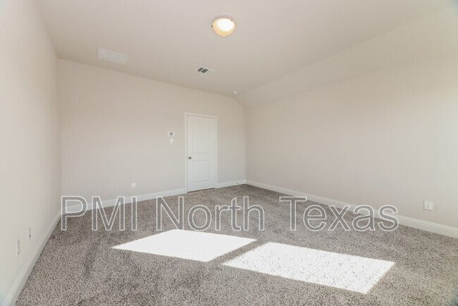 Foto del edificio - 515 Parrino pkwy