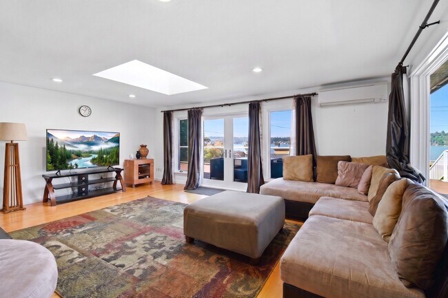 Building Photo - 5bd/3ba Kirkland Home