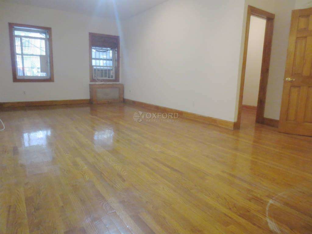 Primary Photo - 111 E 26th St
