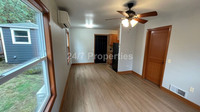 Building Photo - Cozy 1 BD | 1 BA Apartment - Oregon City