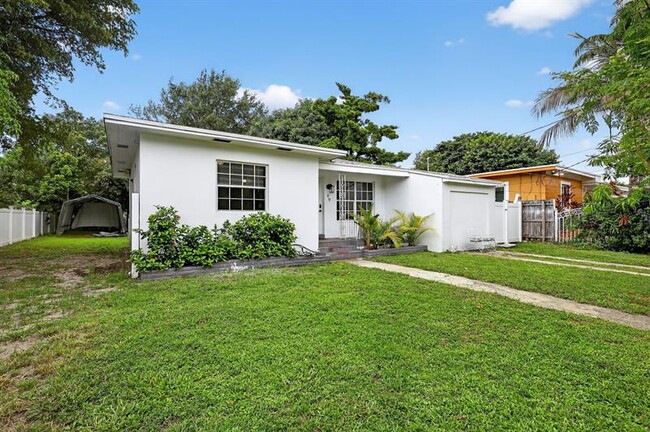 Foto del edificio - 40 NW 68th St