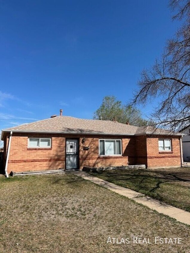 Foto del edificio - 9240 Lillian Ln