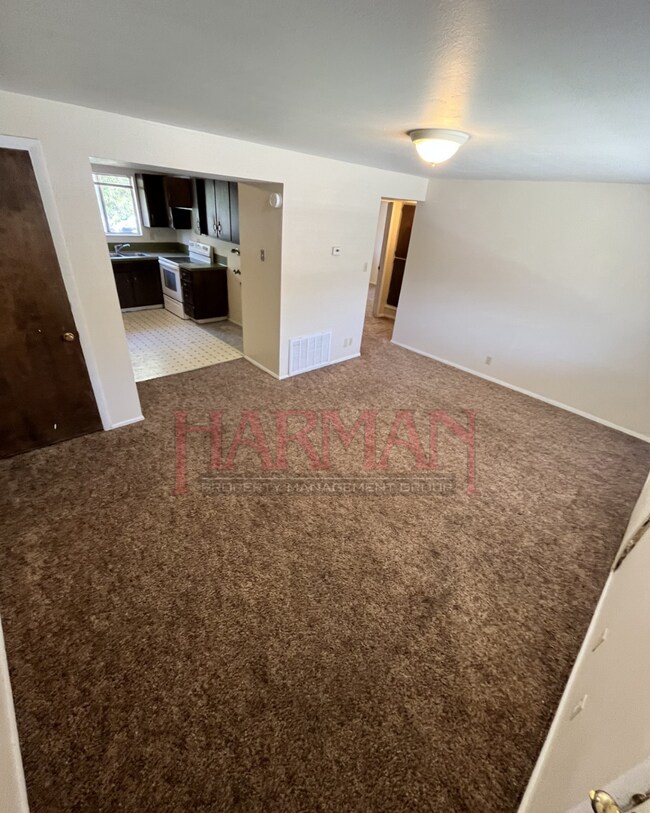 Building Photo - 1542 S 400 E