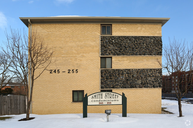 Building Photo - 245-255 N Smith St