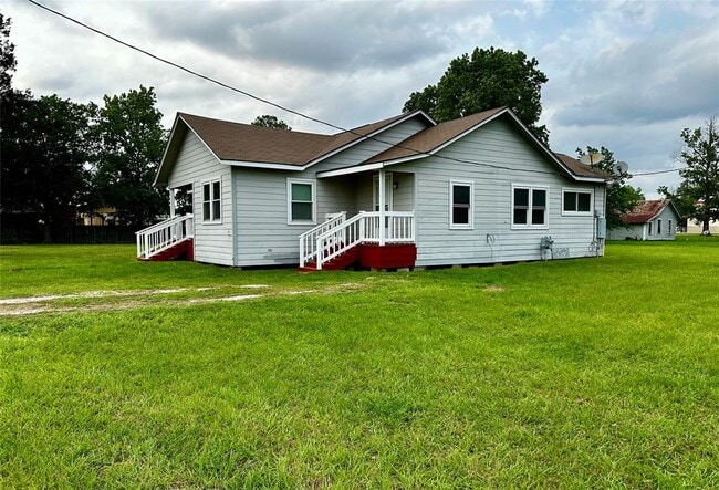 Building Photo - 318 Melton St
