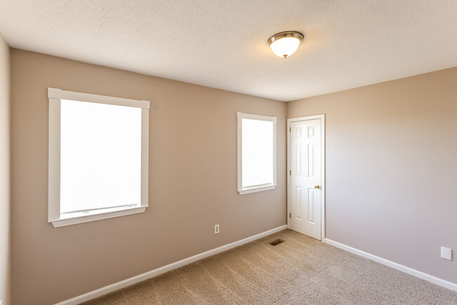 Building Photo - Stunning 2 Story Home!